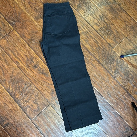 St. John Sport Navy Cropped Pants - Picture 2 of 9